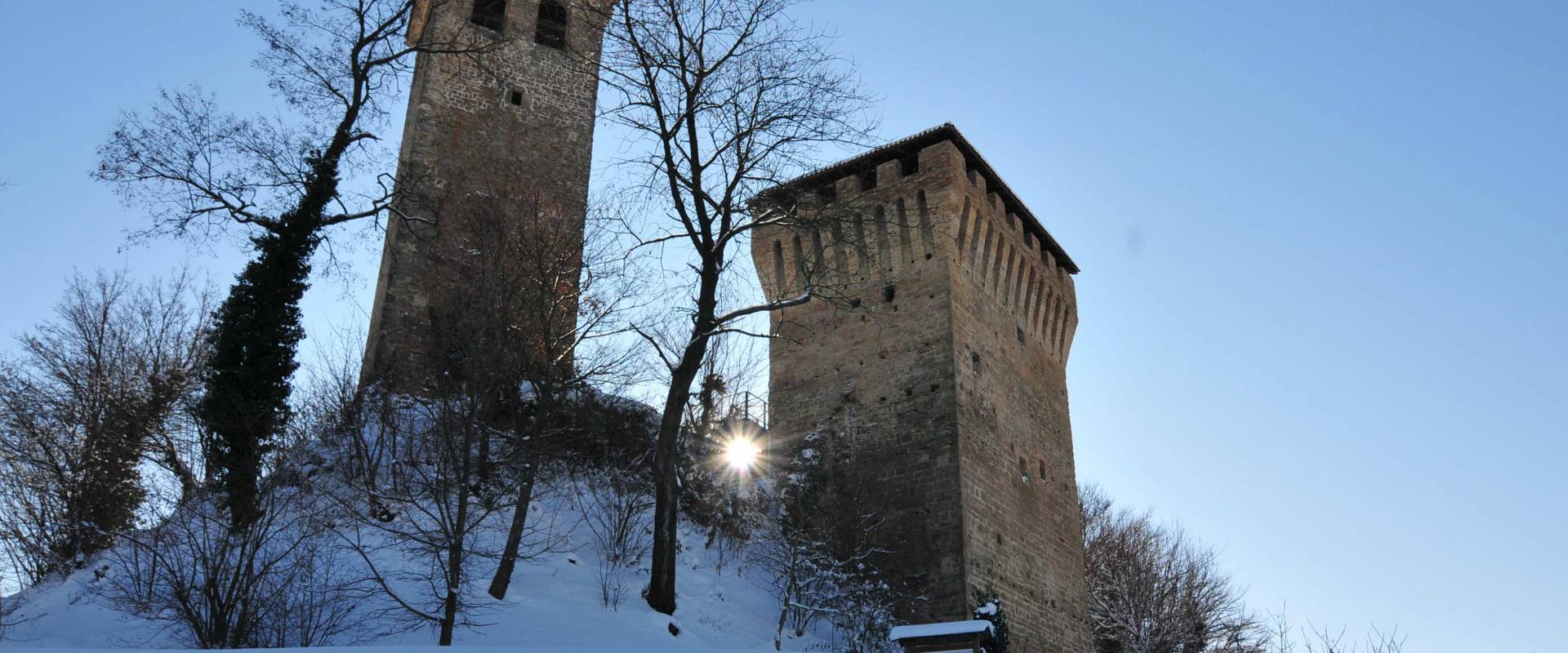 Il Castello medioevale di Sarzano foto di Lugarex